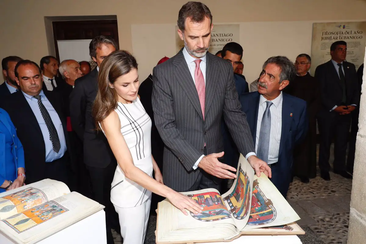 Queen Letizia goes white for visit to Monastery for jubilee year