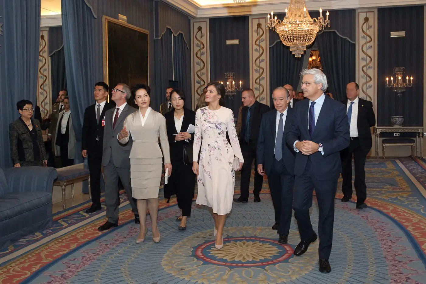 Queen Letizia and Chinese first lady at Royal theatre