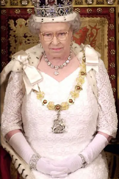 Queen Elizabeth wearing Wedding Gift Bracelet