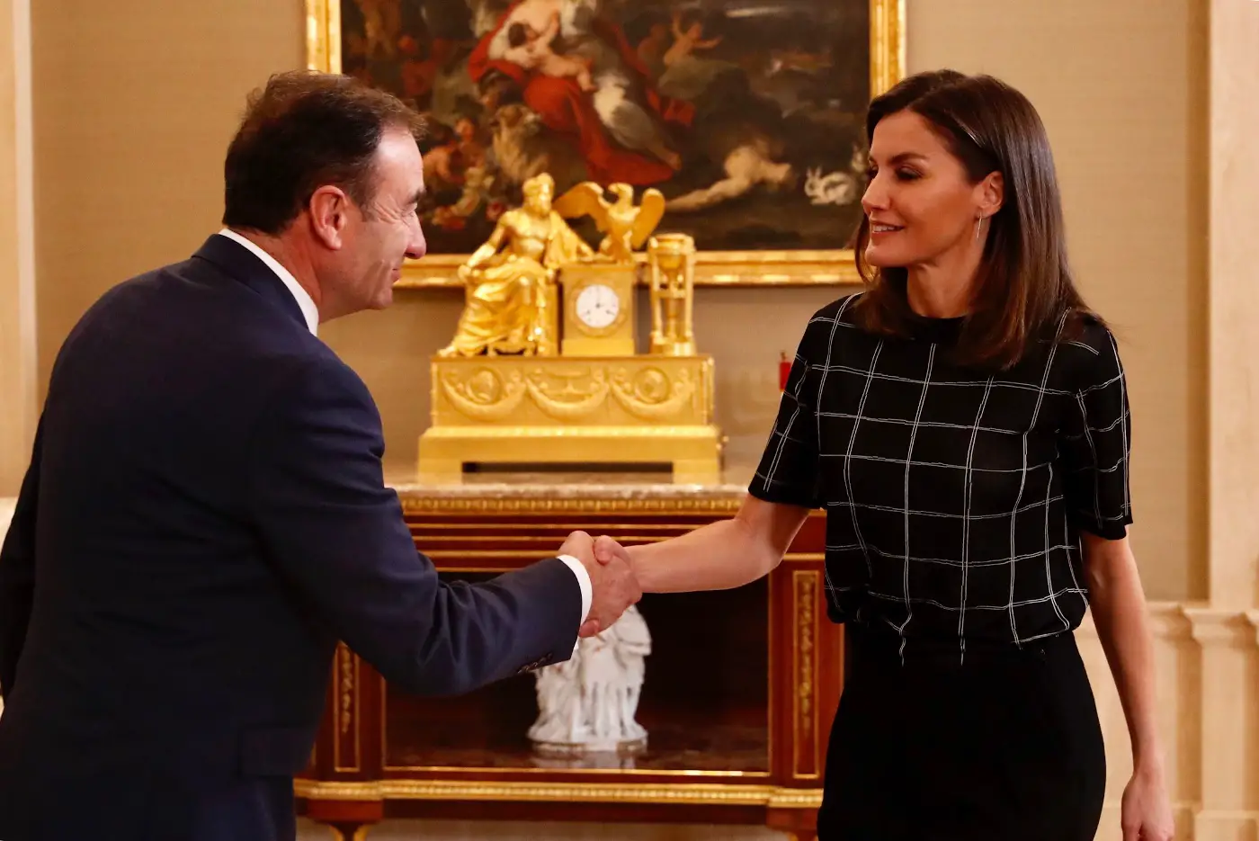 Queen Letizia in black for Palace Audience