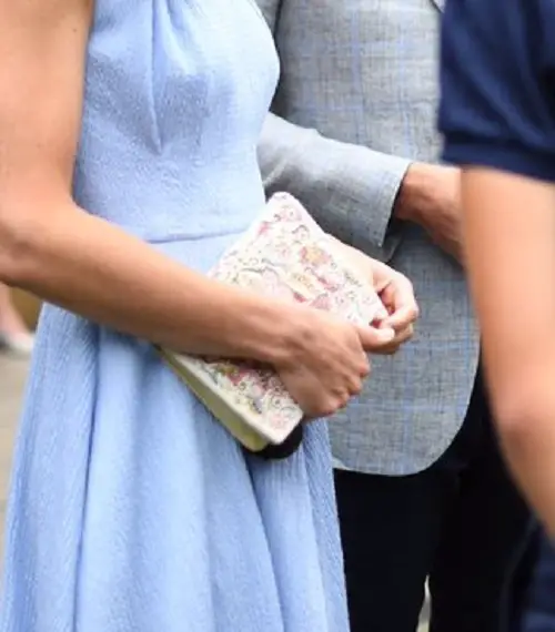 Duchess of Cambridge carried an UFO nude clutch at the Wimbledon men's singles finale