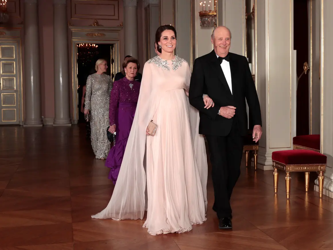 The Duchess of Cambridge with King Herald of Norway during the Dinner hosted by the King 