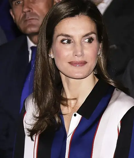 Queen Letizia looked Rusty-Red chic at Discapnet Awards