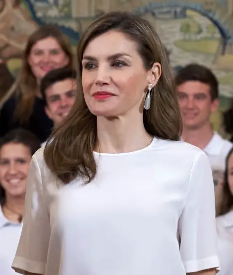 Queen Letizia in colourful stripes for royal audience