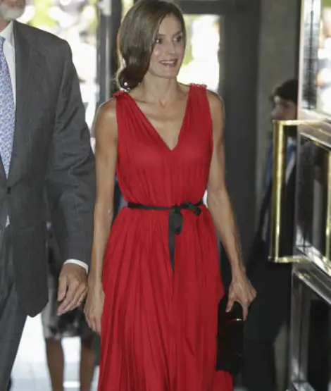 Queen Letizia brought red back for 15th anniversary of Vocento