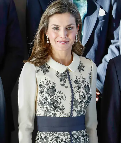Queen Letizia brought favorite look back for Magistral Action 2017 prize