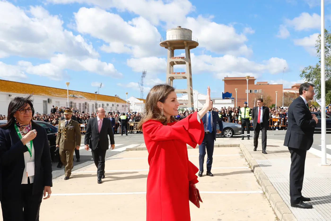 Vibrant Letizia - Queen of Spain chose red for University visit