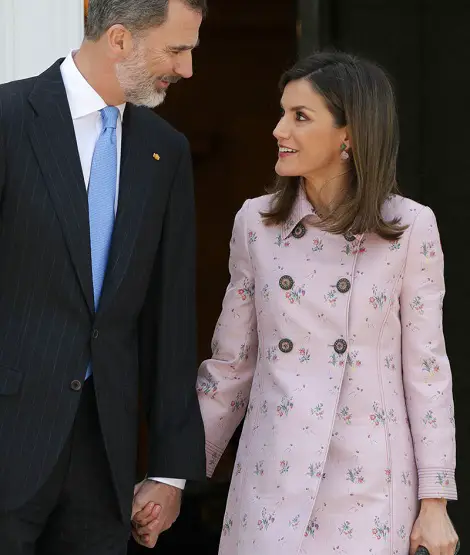 Queen Letizia in chic Pink to welcome Mexican President