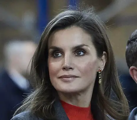Queen Letizia finished her style with Green Gem and Amber earrings