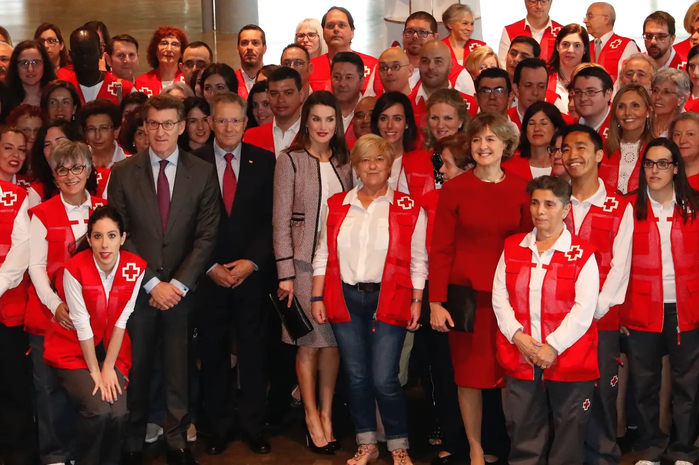 A tweedy Red Cross Day for Queen Letizia