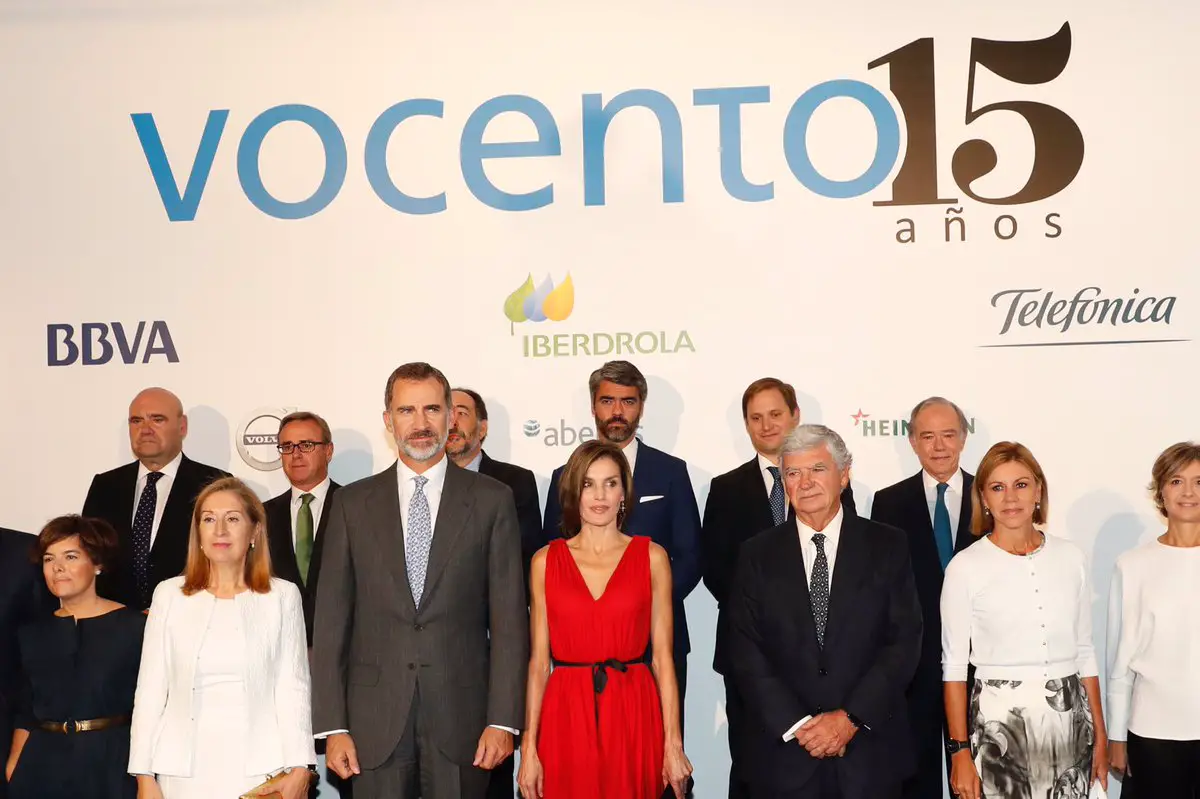 Queen Letizia brought red back for 15th anniversary of Vocento