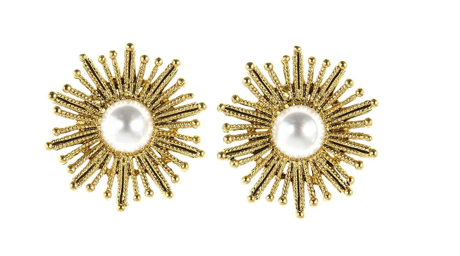 The Duchess of Cambridge wore Oscar de la Renta Pearl Sun Star Button earrings