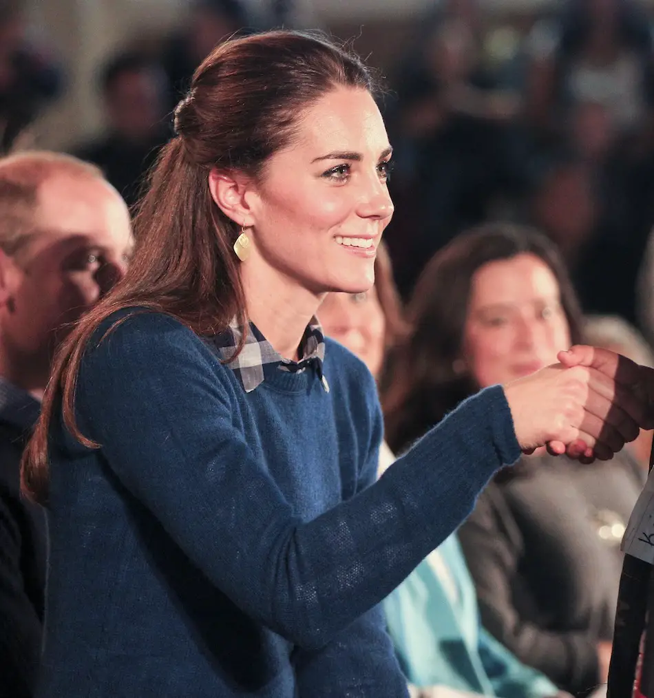 Duchess of Cambridege wearing Pippa Small’s Large Kite Double Drop Earrings in Canada