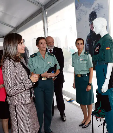 Queen Letizia at First women in military celebrations (7)