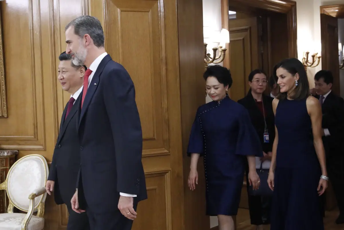 Queen Letizia in Familiar Blue to Welcome Chinese First Couple ...
