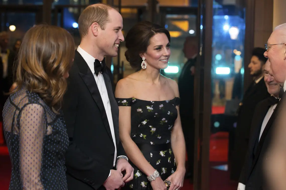 The Duchess of Cambrige looked gorgeous in black Alexander McQueen gown at BAFTA 2017