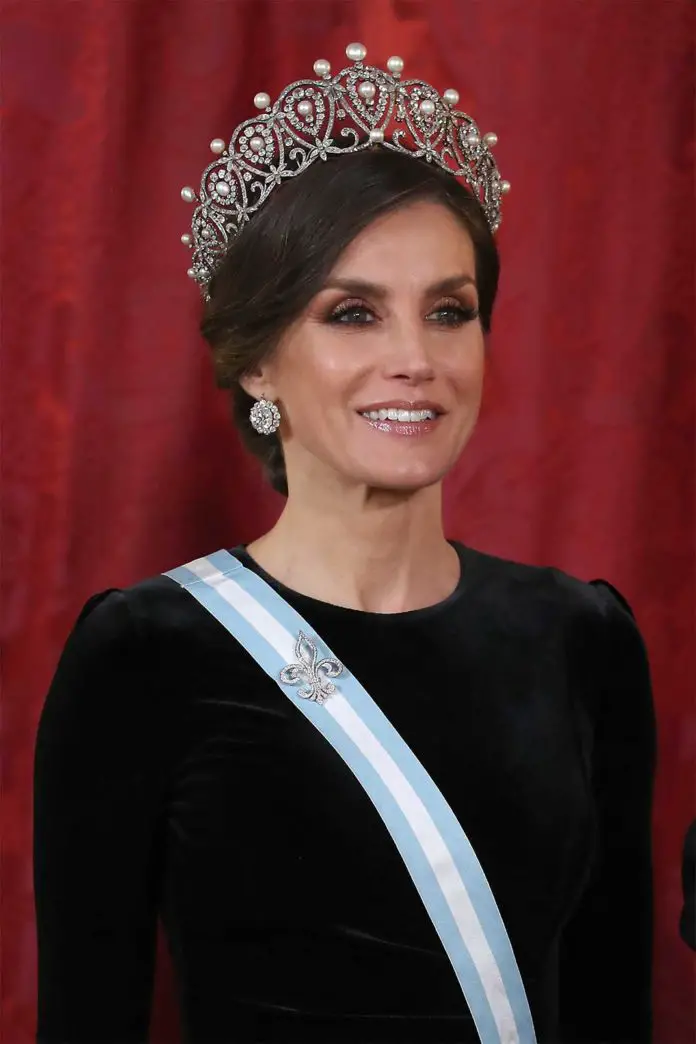 King Felipe and Queen Letizia hosted a gala dinner in the honour of Chinese President 10