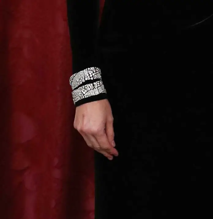 Queen Letizia wore double diamond bracelets at a gala dinner in the honour of Chinese President