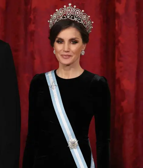 Queen Letizia of Spain wore black velvet gown with Cartier Tiara at the State Banquet