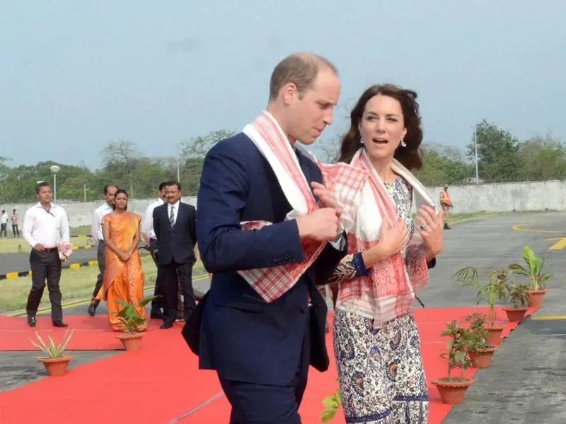 Duchess of Cambridge wore Tory Burch Chrissy Dress when she left for Bhutan in 2016