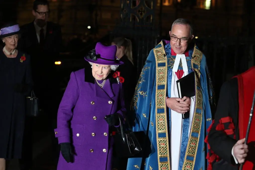 Queen at Westminster Abbey to mark the centenary of Armistice Day