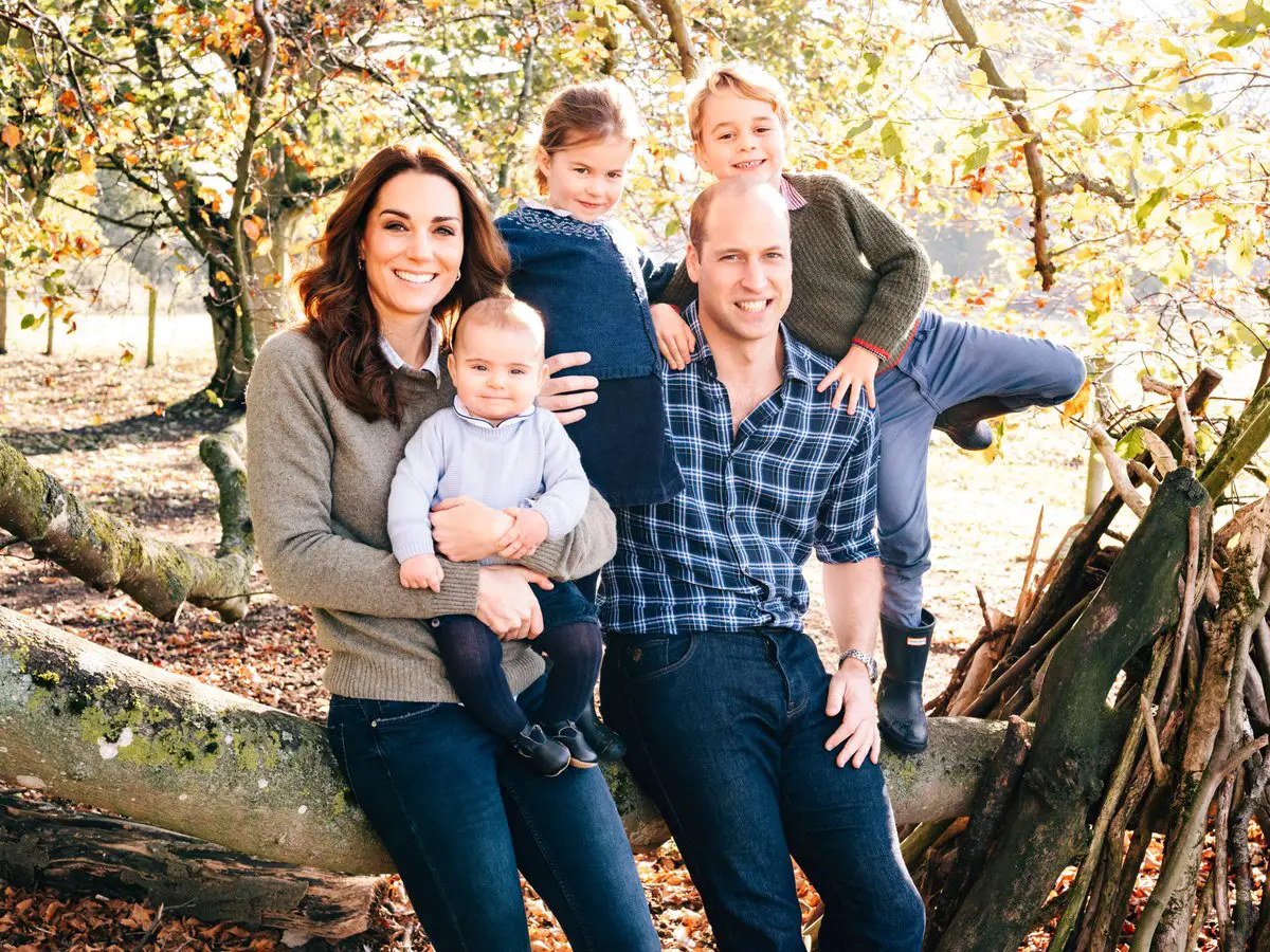 The Duke and Duchess of Cambridge released Christmas Portrait