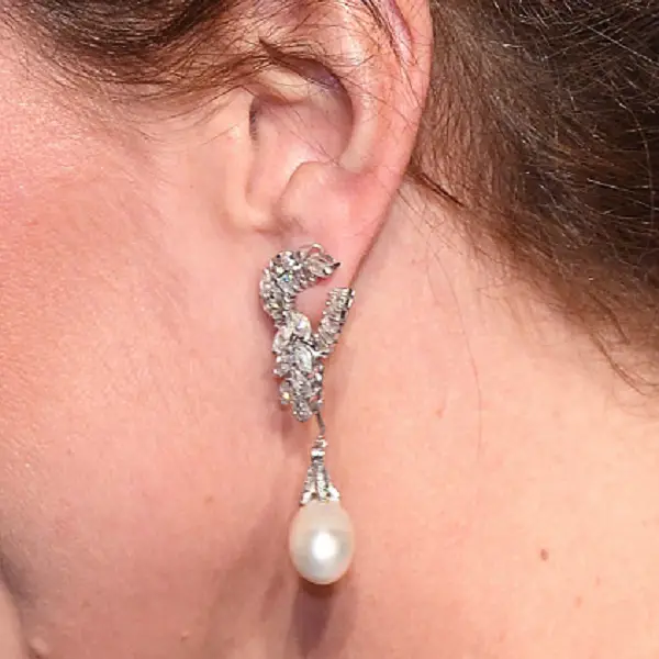 Duchess of Cambridge wore Princess Dianas Diamond and Pearl Earrings