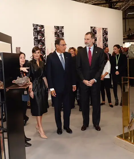 Queen Letizia wore black leather &OtherStory Dress for ArtFair