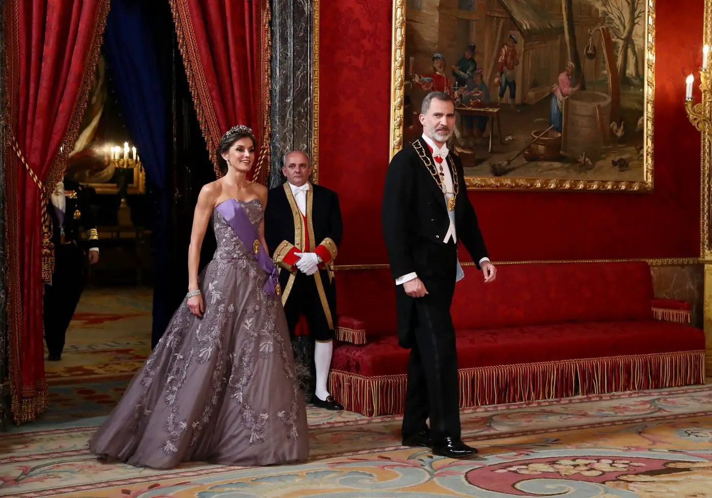King Felipe and Queen Letizia arriving in the Throne Room for the State Banquet hosted for Peru President and First Lady