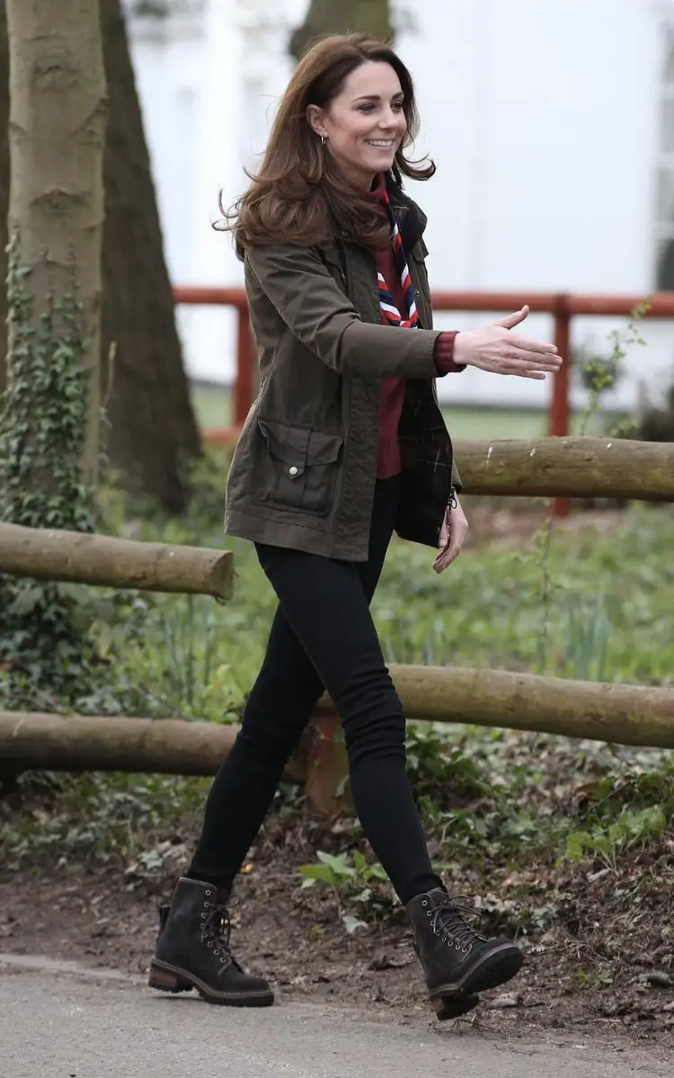 as expected The Duchess of Cambridge chose a casual and stylish look