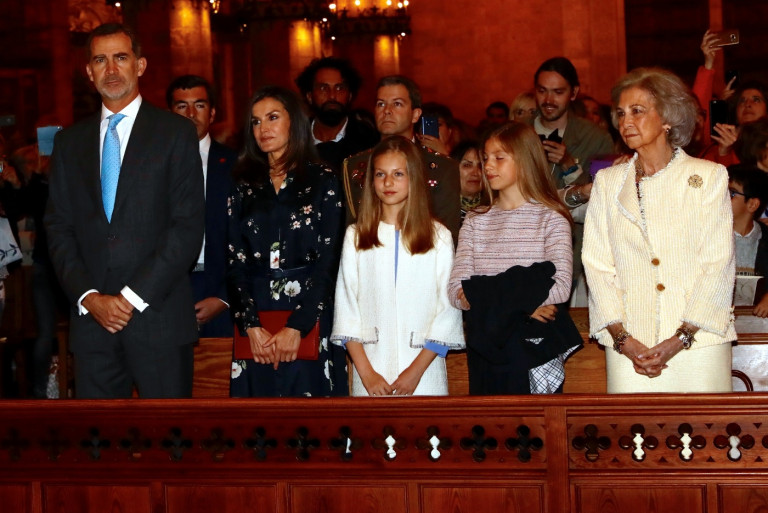 Spanish Royal Family Attends Easter Mass | RegalFille | Queen Letizia ...