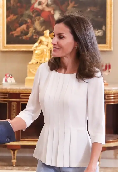 Queen Letizia wore white hugo boss top