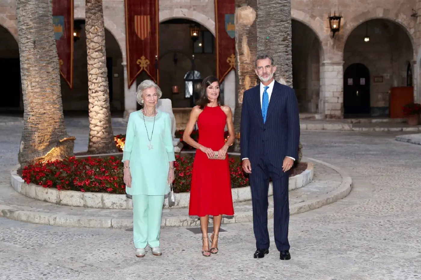 The year 2019 saw Queen Letizia in stunning red for Balearic Island Annual Reception. The reception was cancelled in 2020 and 2021 due to the pandemic.