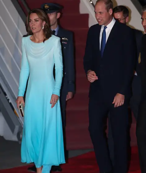 Duke and Duchess of Cambridge arrived in Pakistan. Duchess of Cambridge is wearing a Catherine Walker Suit