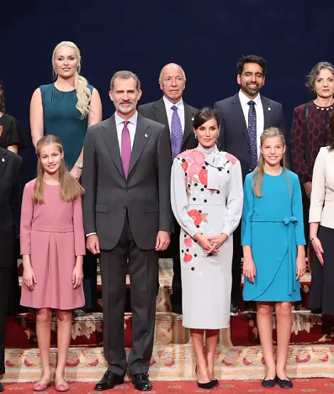 Queen Letizia again wore her wedding dress deisnger Peretgaz design after 15 years at Princess of Asturias Awards ceremony 8