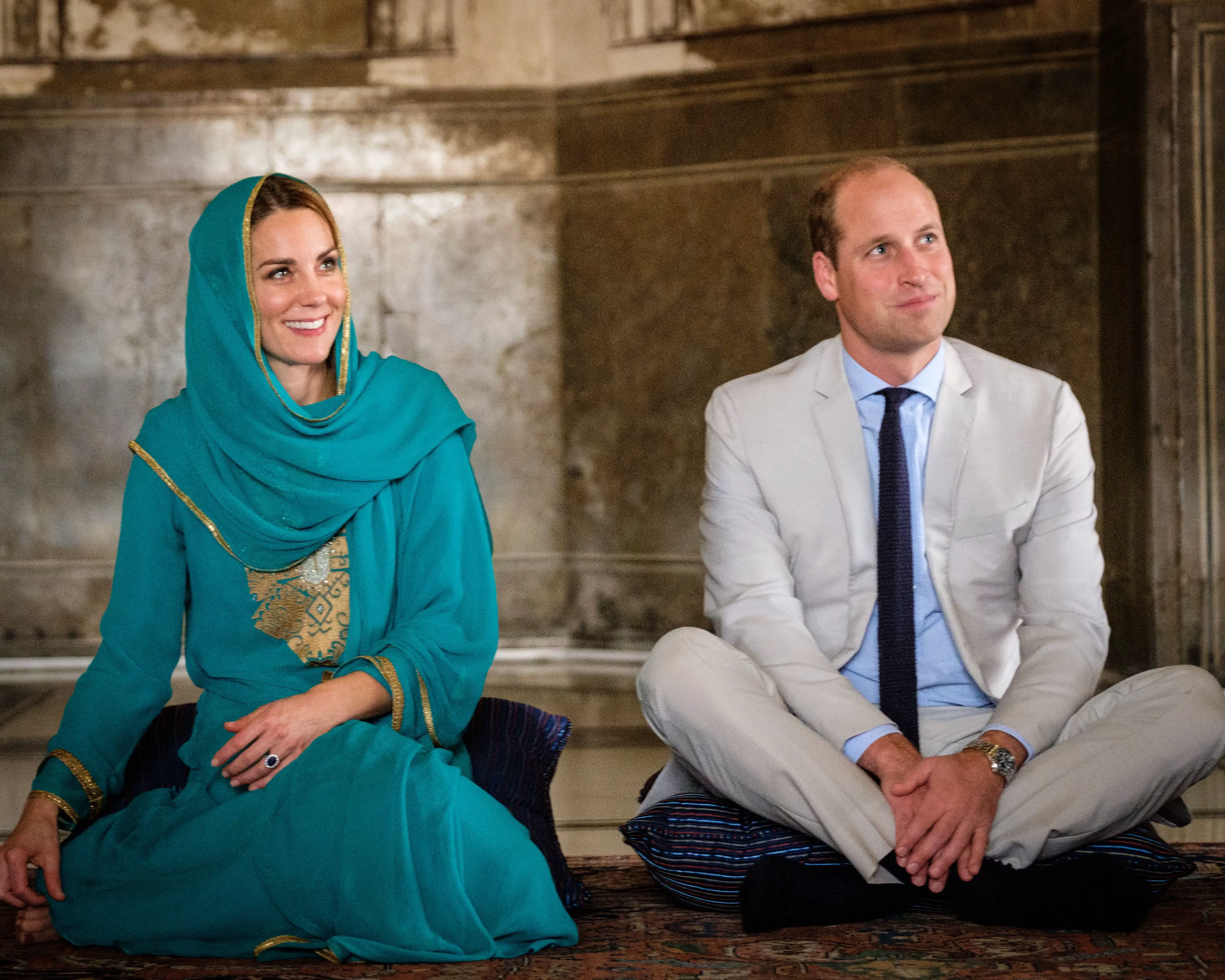 The Duke and Duchess of Cambridge visited Iconic Badshahi Mosque in Lahore Pakistan during Royal tour