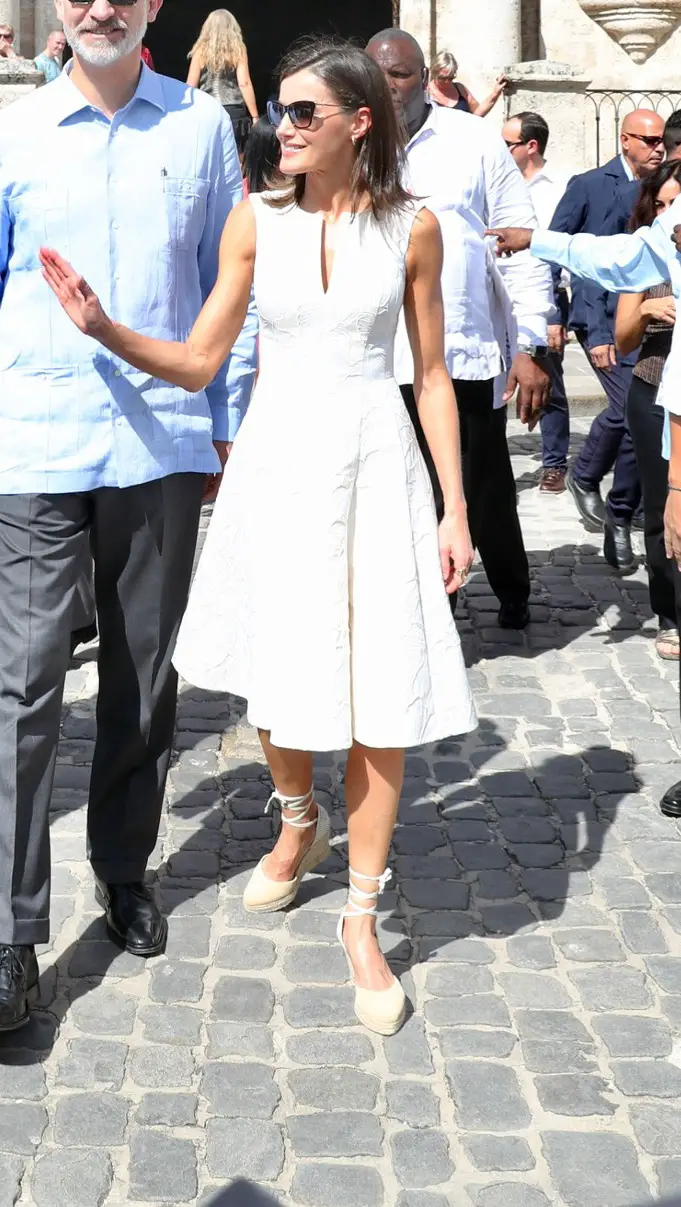 Queen Letizia wore white sleevless Carolina Herrera Dress in Havana