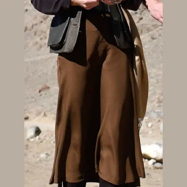 Dcuhess of Cambridge wore UFO Brown Suede Skirt in Pakistan