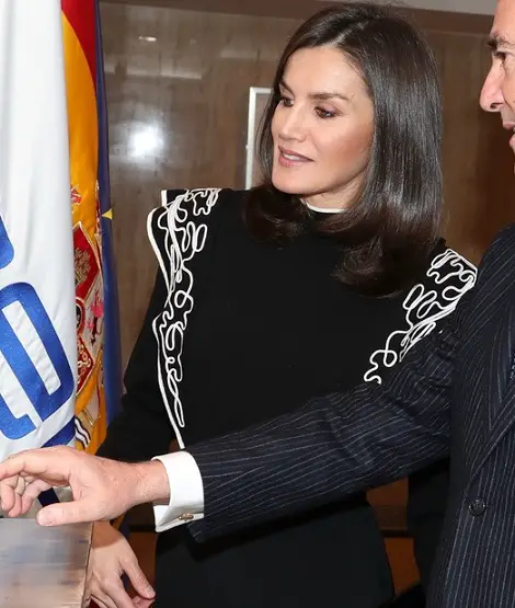 Queen Letizia chose Uterque black embroidered sweater for FAD meeting 5