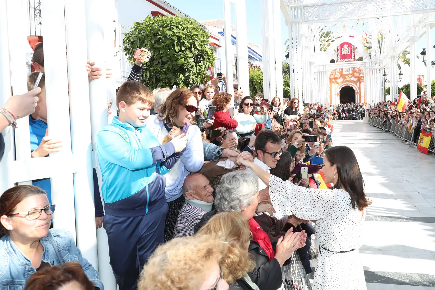 Queen Letizia met with the public during the visit