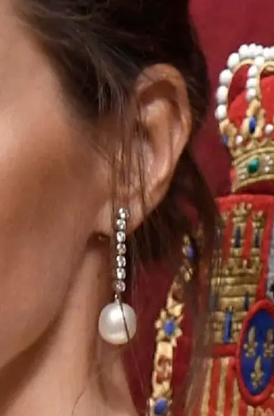 Queen Letizia wore Queen Sofia's Diamond and Pearl earrings