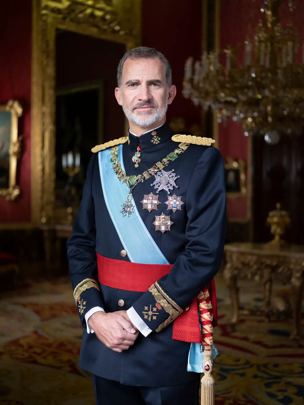 CasaReal released official portraits of King Felipe and his family
