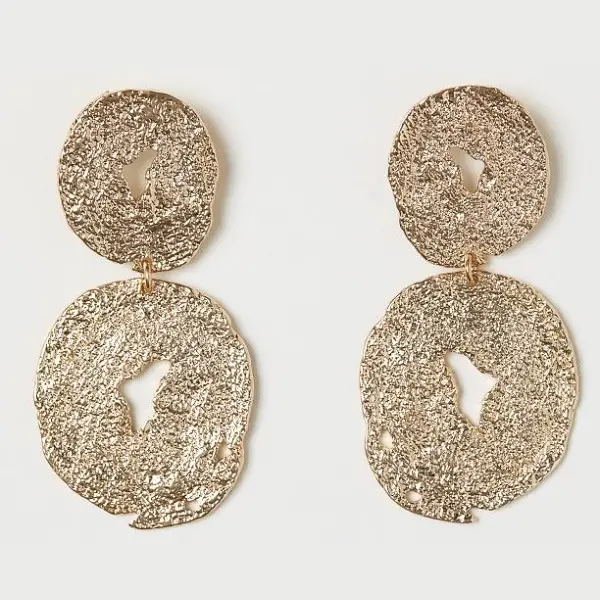 Duchess of Cambridge wore H&M Gold-tone Statement Earrings to Ireland reception in 2020