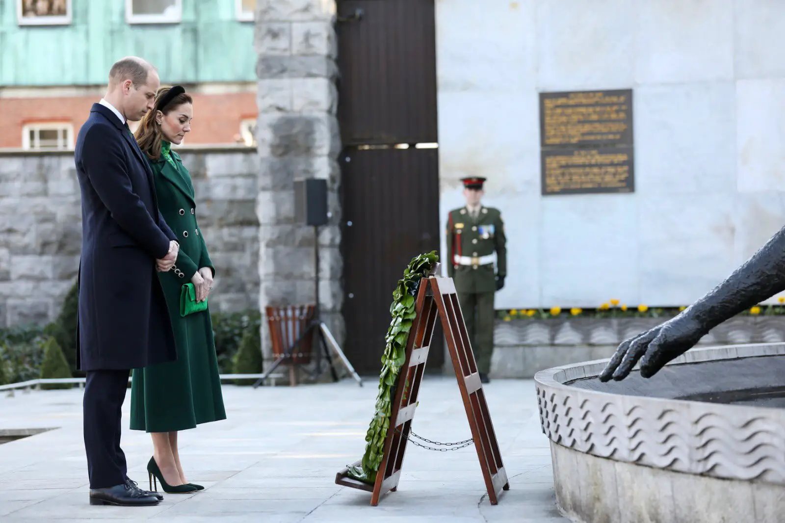 William and Catherine followed Her Majesty's steps and laid a wreath at the Garden