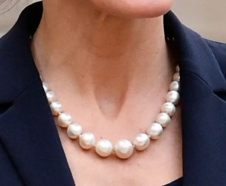 Queen Letizia wore Pearl necklace