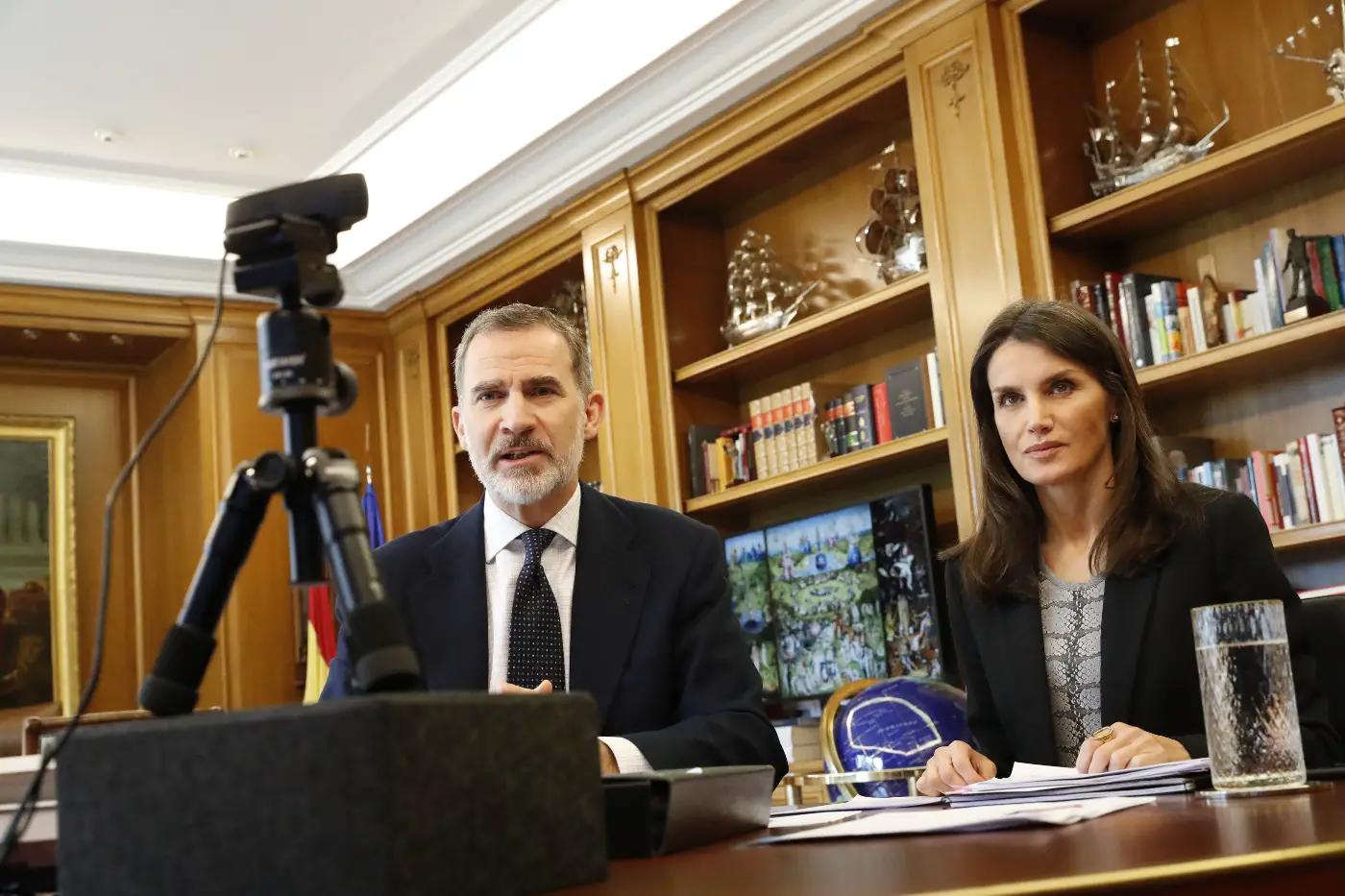 Felipe and Letizia talked to the researchers of the Higher Council for Scientific Research (CSIC)