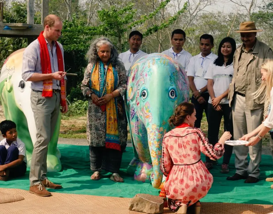 The Duke and Duchess of Cambridge put the finishing touches on an elephant sculpture to officially mark the ‘call for artists’ for India’s elephant parade