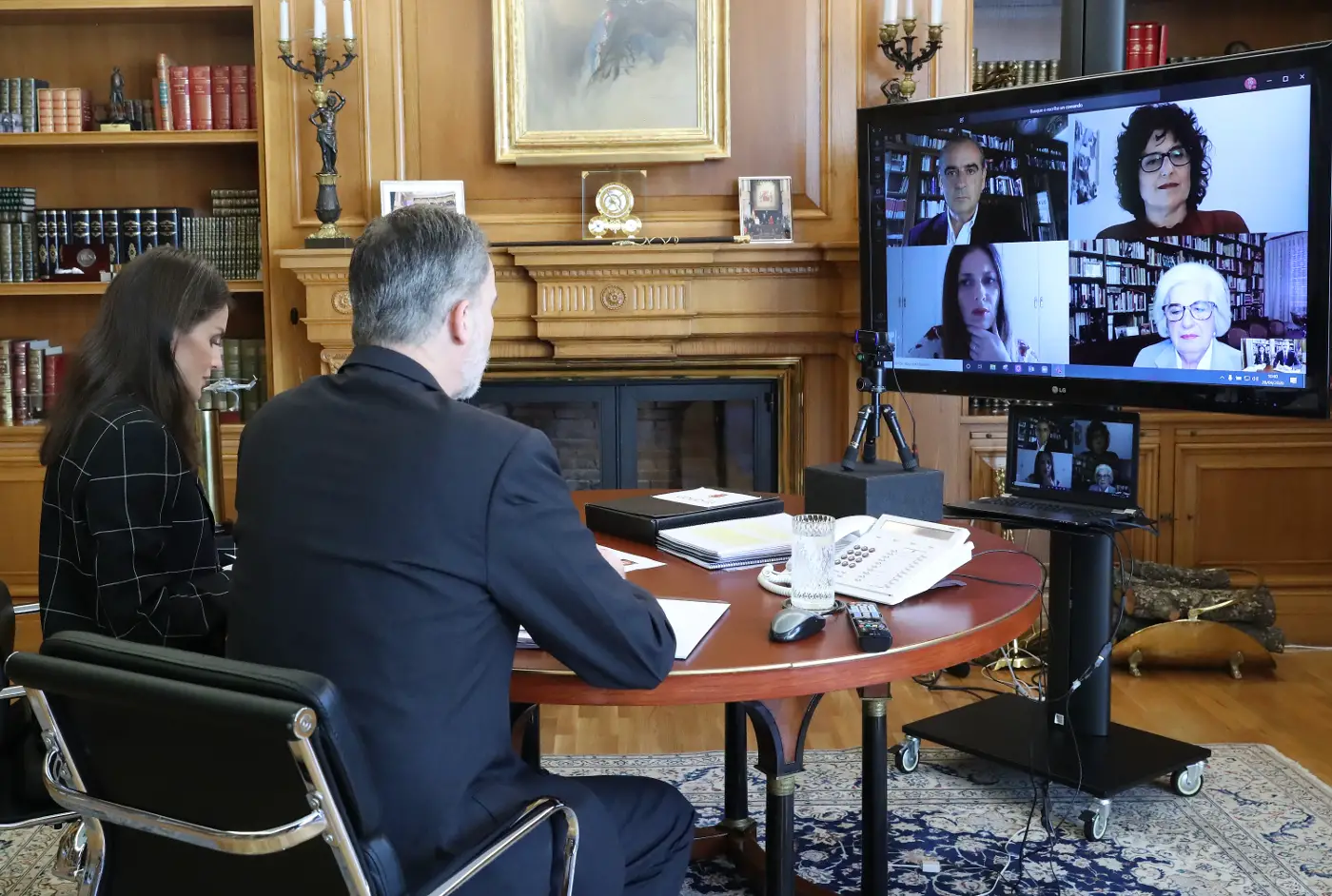 King Felipe and Queen Letizia held a video meeting with Volunteer organization
