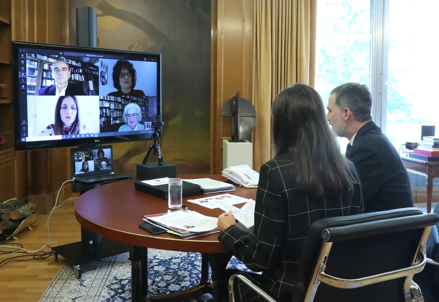 King Felipe and Queen Letizia held a video meeting with Volunteer organization