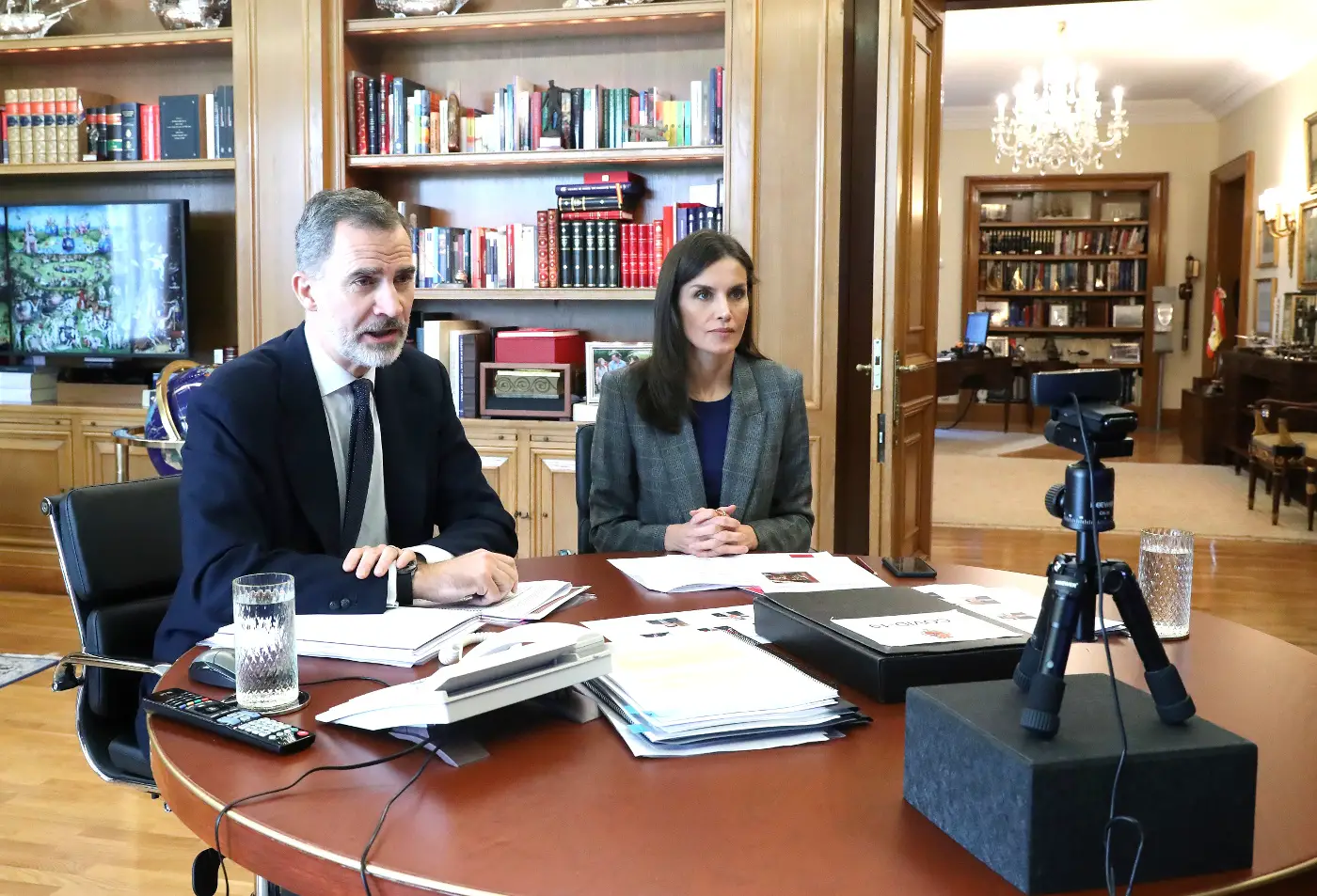 King Felipe and Queen Letizia talked to the representatives of hospitality sector
